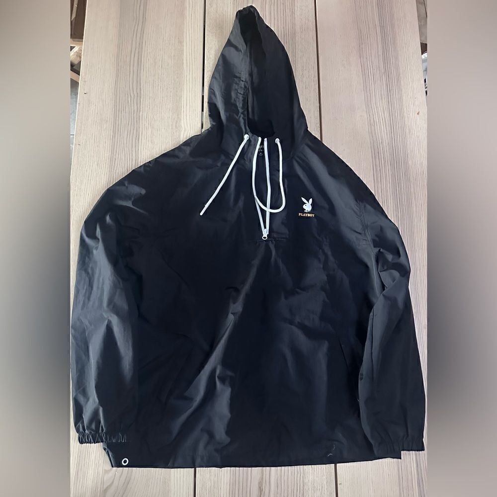 Playboy x PAC Sun hooded windbreaker - Black with white text in XL